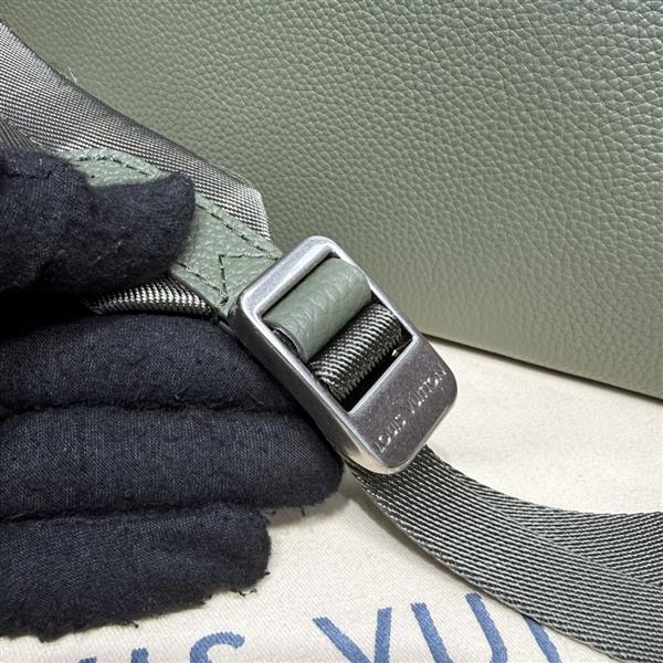 2026122114856257 270